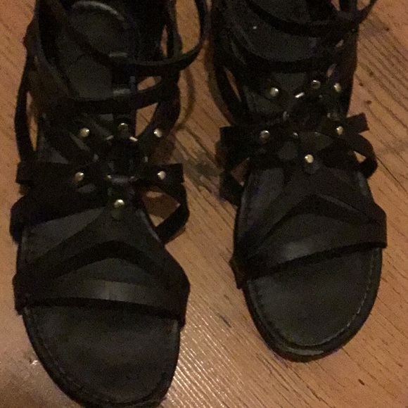 Outfit - Picture 3 of 5